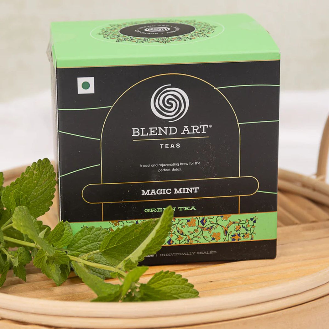 Blend Art Magic Mint Green Tea box with 15 sachets – premium green tea blend with peppermint and spearmint, ideal for detox and digestive health.