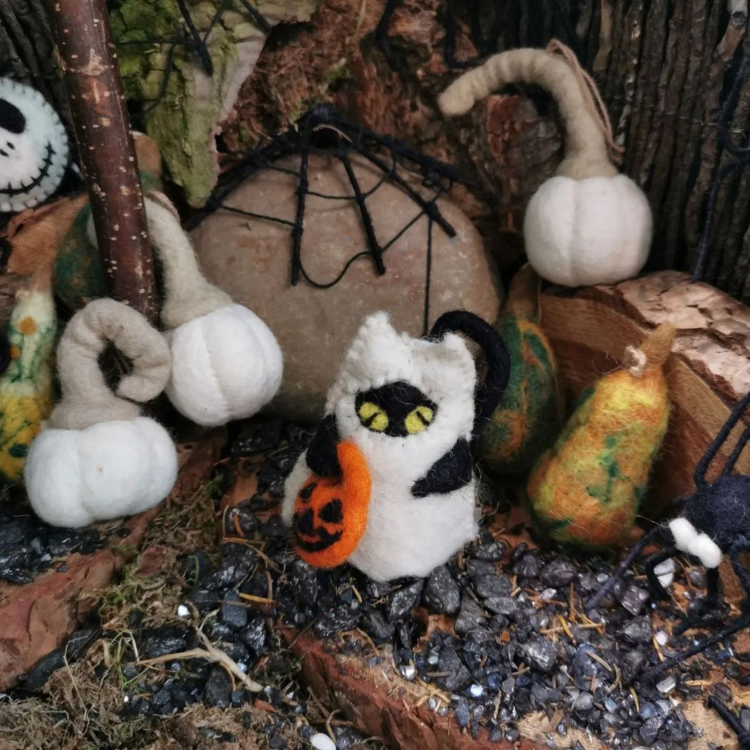 Boo! Cat Hanging Decor